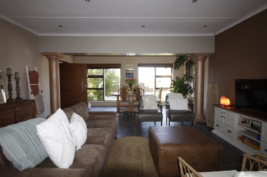 4 Bedroom Property for Sale in Noorsekloof Eastern Cape